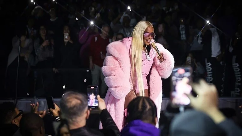 Mary J Blige: For My Fans Hero Background Image