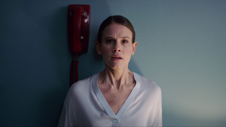 TOP GUN MAVERICK / SMILE Hero Background Image